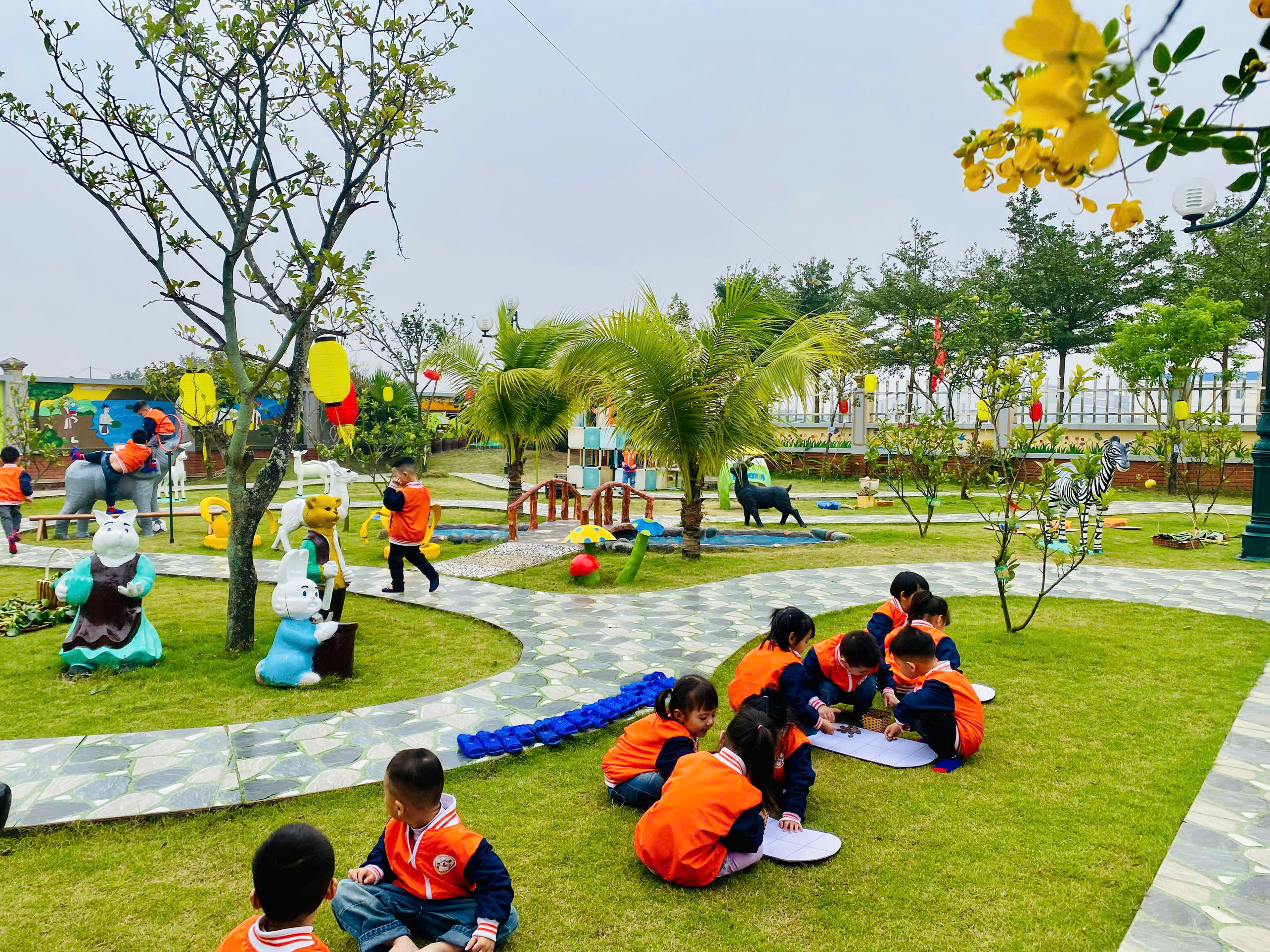Ảnh hoạt động lớp 4 tuổi B