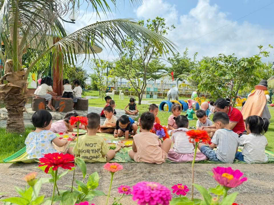 Trường Mầm non Nghĩa Minh tổ chức các hoạt động hè bổ ích, an toàn cho trẻ