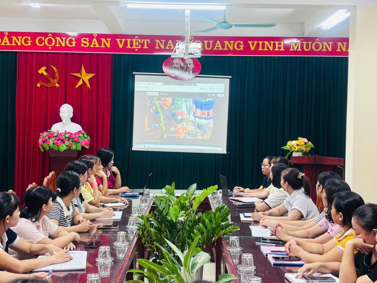 Trường Mầm non Nghĩa Minh, xã Đồng Thịnh – Tham gia hội nghị trực tuyến toàn quốc nghiên cứu, học tập, quán triệt, tuyên truyền và triển khai thực hiện nghị quyết Hội nghị lần thứ ba Ban chấp hành trung ương Đảng khoá XIV