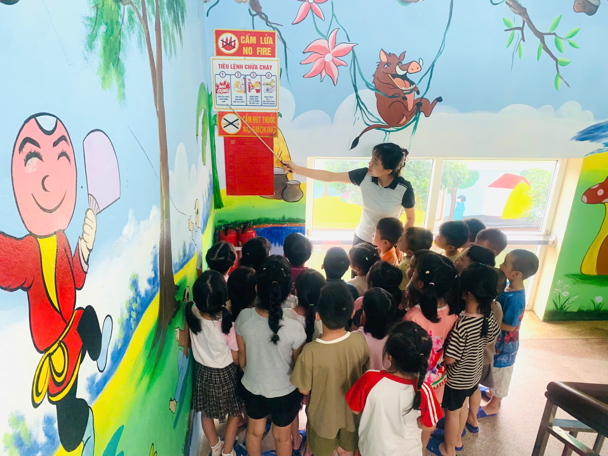 Trường mầm non Đồng Thịnh B – Dạy trẻ kĩ năng thoát hiểm khi có cháy