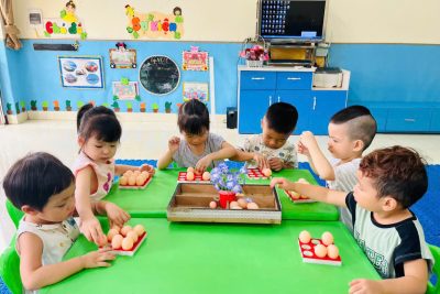 Mùa hè trải nghiệm cho trẻ 24–36 tháng tuổi – Khéo đôi tay, vững bước tương lai