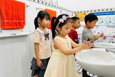 Một số hoạt động chăm sóc nuôi dưỡng và giáo dục trẻ tại lớp 5 tuổi A2, trường Mầm non Đồng Thịnh B