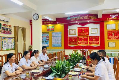 TRƯỜNG MẦM NON ĐỒNG THỊNH B TỔ CHỨC KHÁM SỨC KHỎE ĐẦU NĂM HỌC 2026–2027 CHO TRẺ