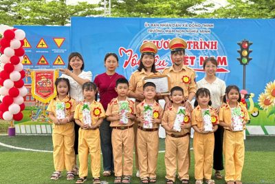 Trường Mầm non Nghĩa Minh, xã Đồng Thịnh tổ chức Chương trình giao lưu “Tôi yêu Việt Nam” – trải nghiệm “Bé với an toàn giao thông”