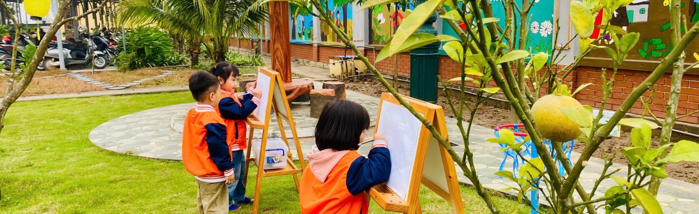 Hoạt động ngoài trời lớp 4 tuổi B