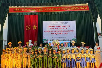 Lớp 5 tuổi B tham gia hoạt động trải nghiệm ” Bé với an toàn giao thông”