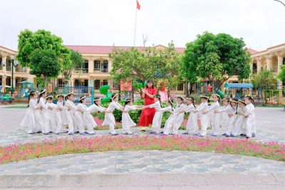 Lớp 5 tuổi B  Lợi ích của trò chơi dân gian đối với trẻ Mầm non